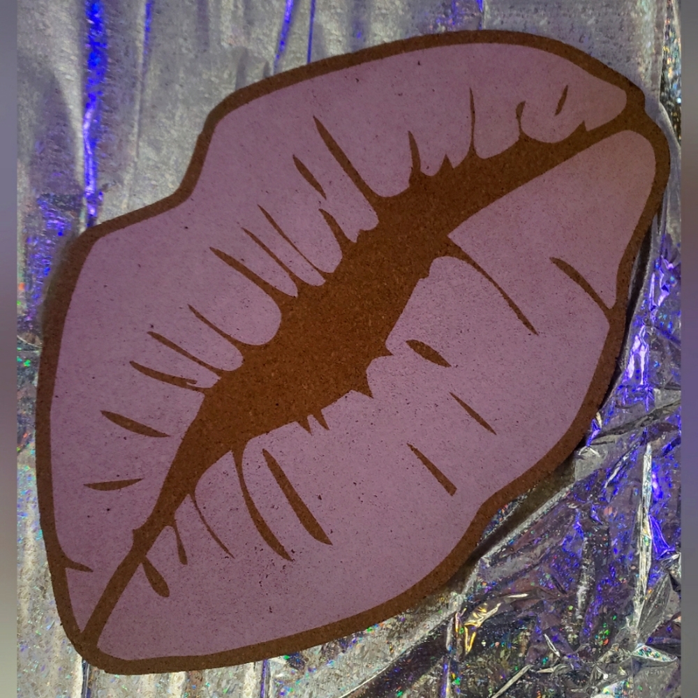 LIPS CORK BOARD